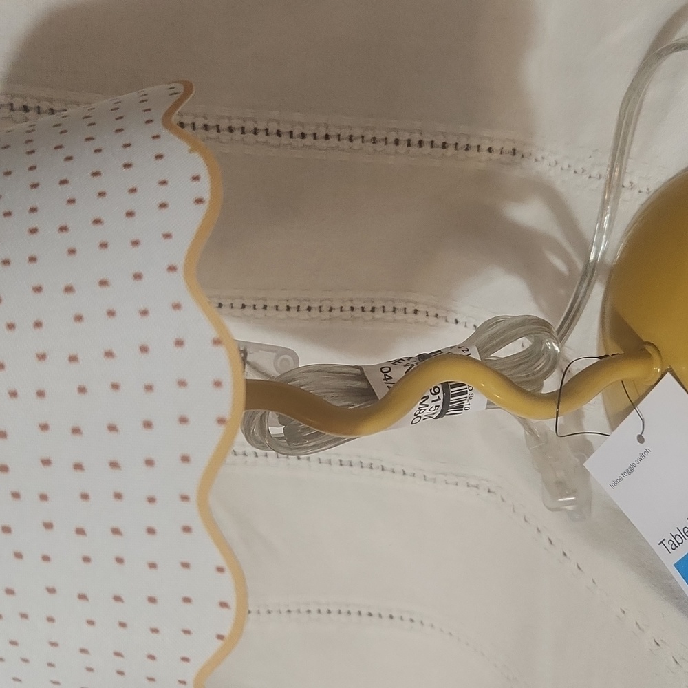Room Essentials Table Lamp - Picture 4 of 16